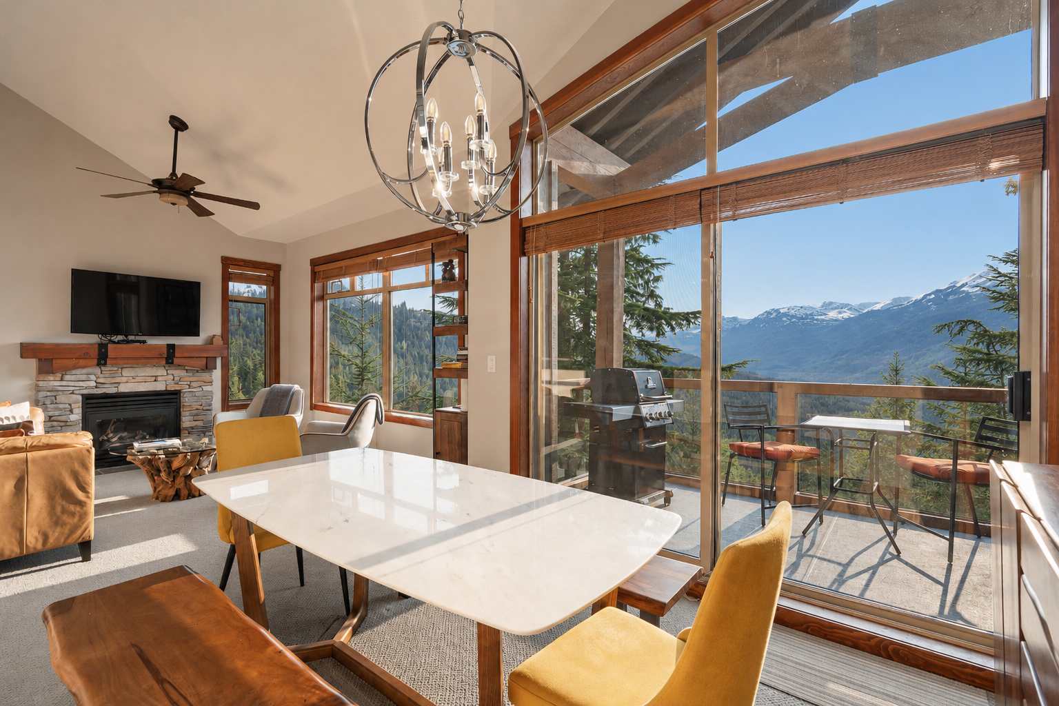 Bluffs #8 - Luxury 3 Bed - Ski in Ski out - Views! - Luxury Whistler vacation rental with 3 bedrooms, accommodating up to 10 guests